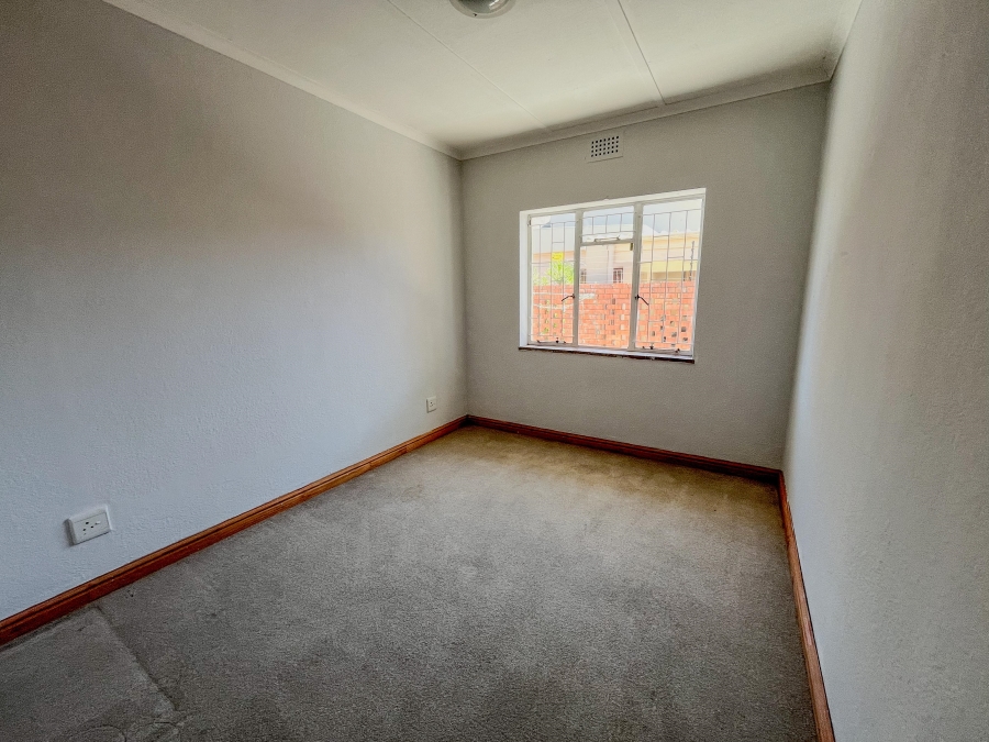 2 Bedroom Property for Sale in Thornton Western Cape